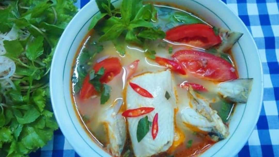 Nấu canh cá khoai nấu ngót