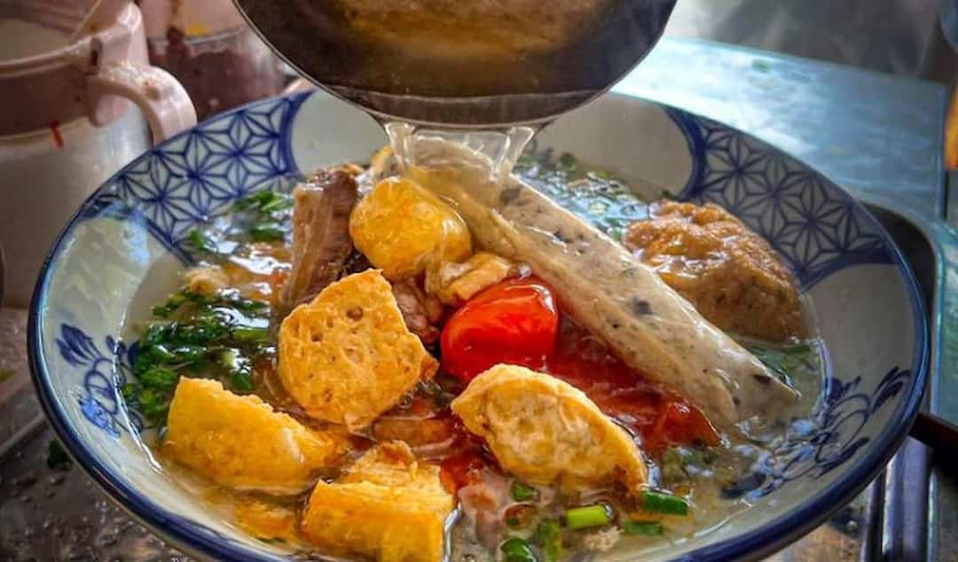 3 quán bún riêu tóp mỡ ngon ở Hà Nội