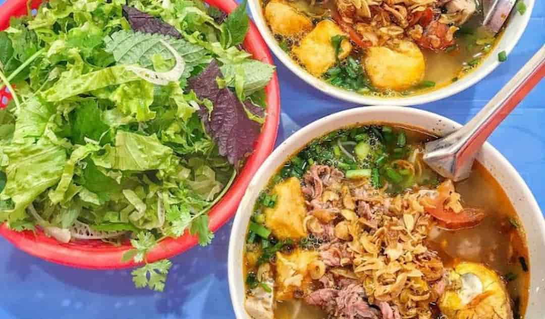 Bún riêu Nhà Trần Quốc Toản