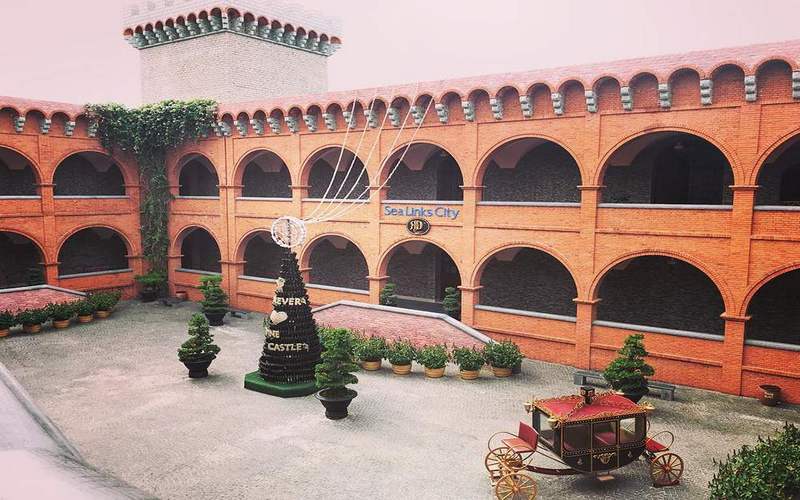 Khuôn viên rộng lớn với lối thiết kế đậm chất châu Âu tại Lâu đài rượu vang