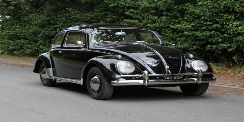 Dòng xe Volkswagen Beetle 1958 màu xanh cổ điển với thiết kế đặc trưng